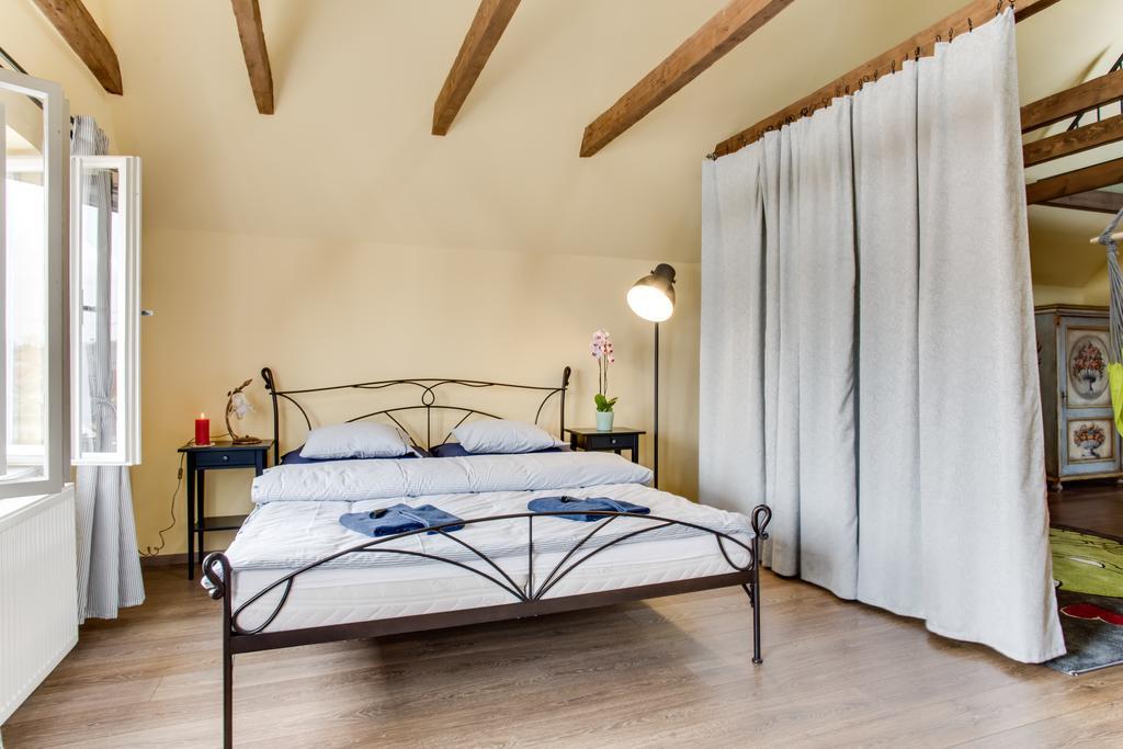 Amazing 5 Bedroom House Krumlov 82 - 4 Min Walk To Main Square Cesky Krumlov Exterior photo